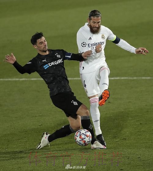 欧冠-本泽马头球梅开二度 皇马2-0携手门兴出线