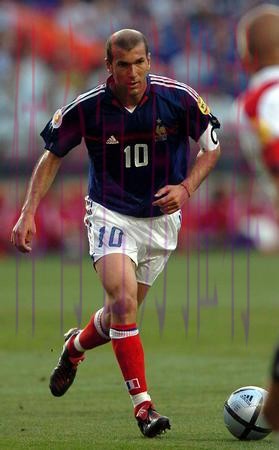 记者问齐达内发公开信 遭怒怼：你的工作真可耻