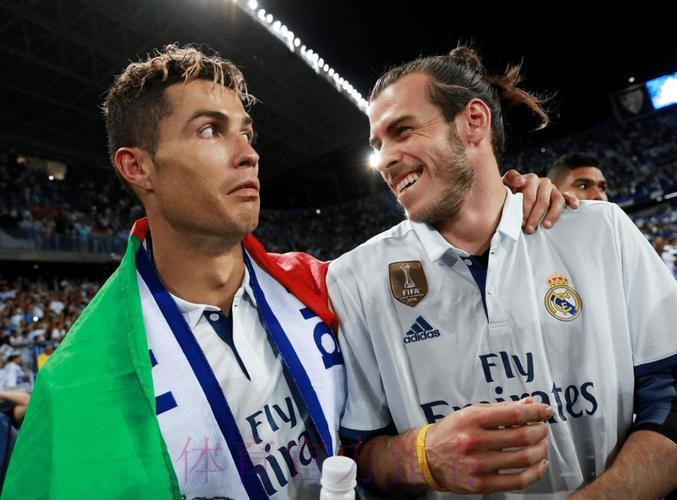 贝尔来到皇马训练地探访老队友 和安帅拥抱